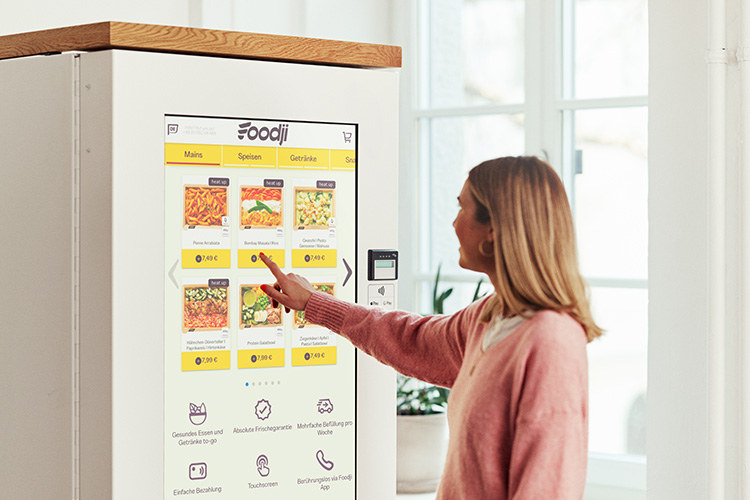 Die Foodji-Essensautomaten des gleichnamigen Unternehmens sollen den Wunsch der Mitarbeiter nach geringem Zeitaufwand und frischer Mittagsverpflegung bedienen. Foto: Foodji