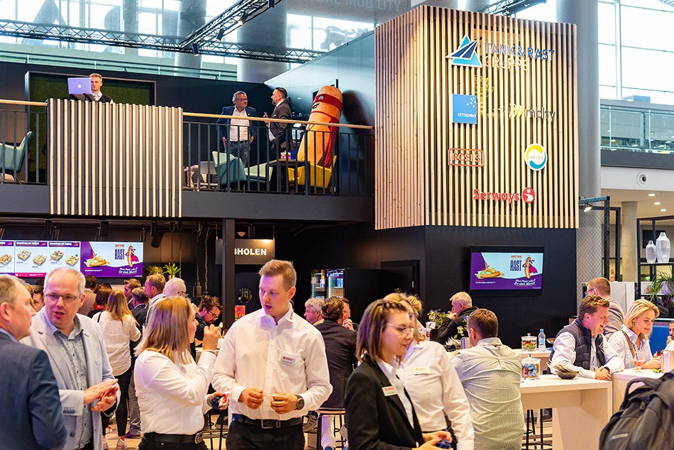 Im Mai treffen während der Fachmesse Uniti Expo Mineralölkonzerne, Vertreter der Mobility-Branche sowie Convenience- und Vending-Anbieter aufeinander. Foto: Uniti Expo / Jens Hagen