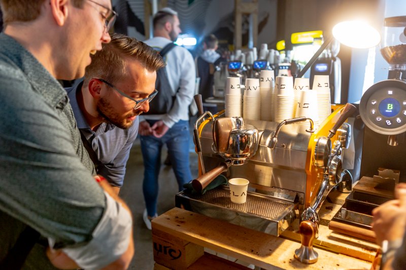 Kaffee und Kaffeemaschinen für den Haushalts- und Profibereich wurden auf dem Vienna Coffee-Festival Anfang Oktober präsentiert. Foto: Christina Karagiannis/Vienna Coffee Festival