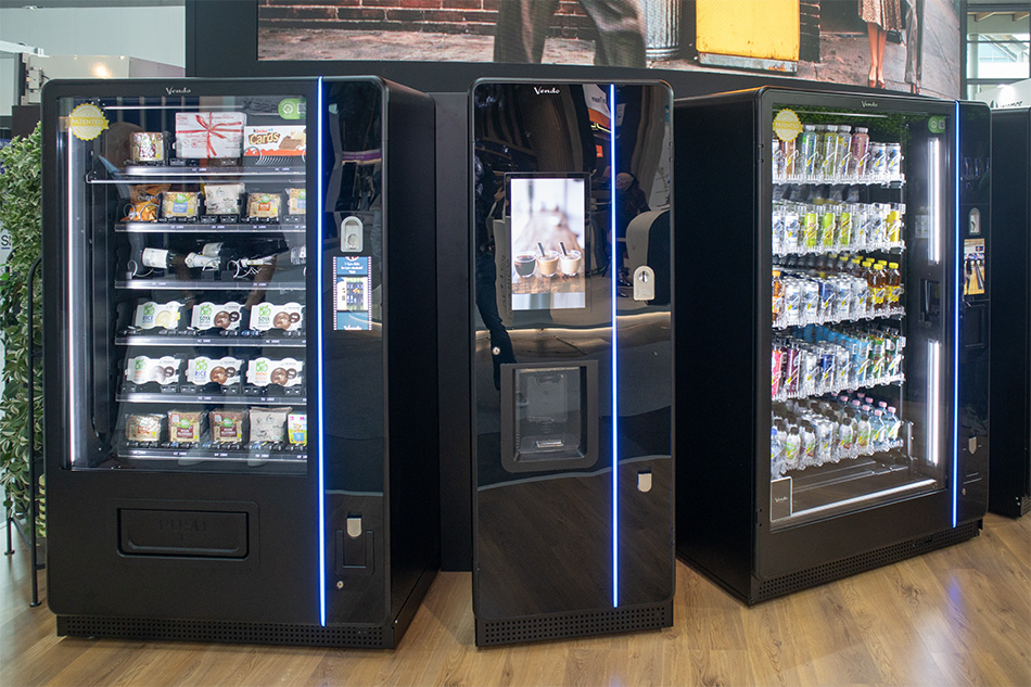 Eine der Produkt-Innovationen, die in Remini exklusiv vorgestellt wurden, war die neue Indoor-Automatenlinie „Vendo Legend Line“ von Sandenvendo. Der hier gezeigte Prototyp soll ab Herbst verfügbar sein. Foto: Nolte